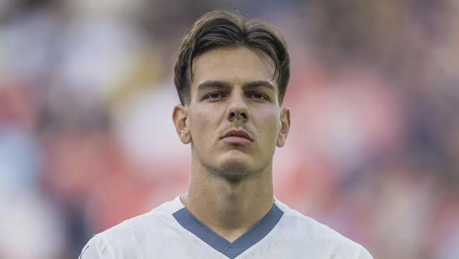 家队首秀比 家队首秀比